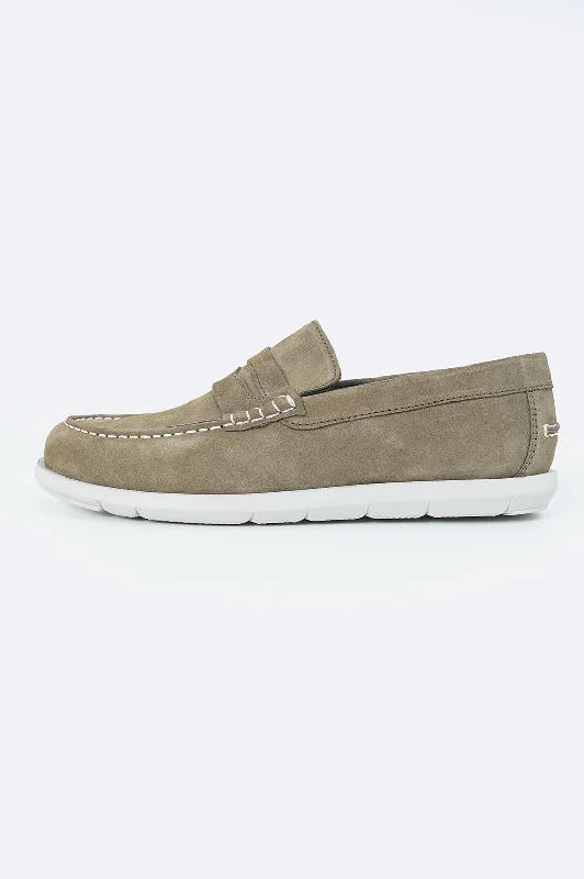 LIGHTWEIGHT SUEDE LOAFERS